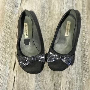 American Eagle Gray flats with glitter bow